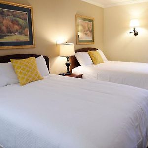 Deluxe Queen Room Two Queen Beds