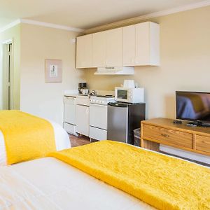 Deluxe Room Two Queen Beds Kitchenette